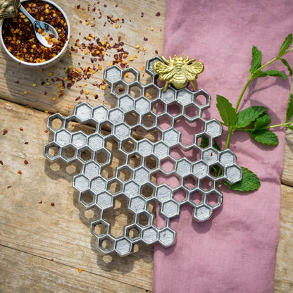 Bee Trivet
