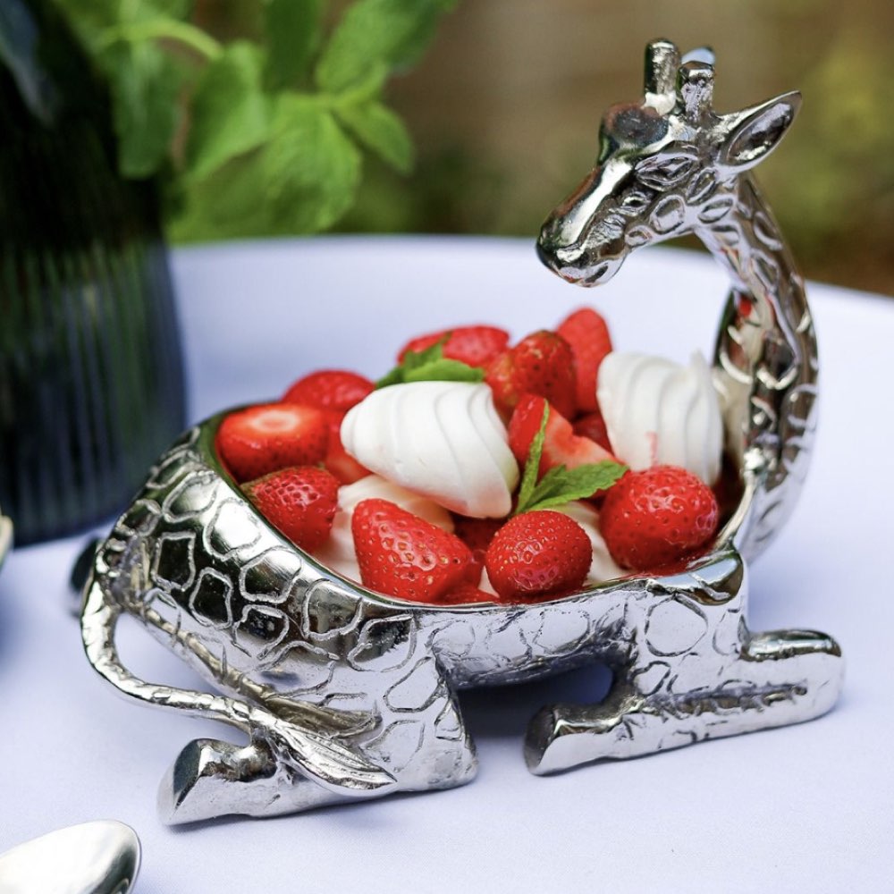 Resting Giraffe Nibbles Dish