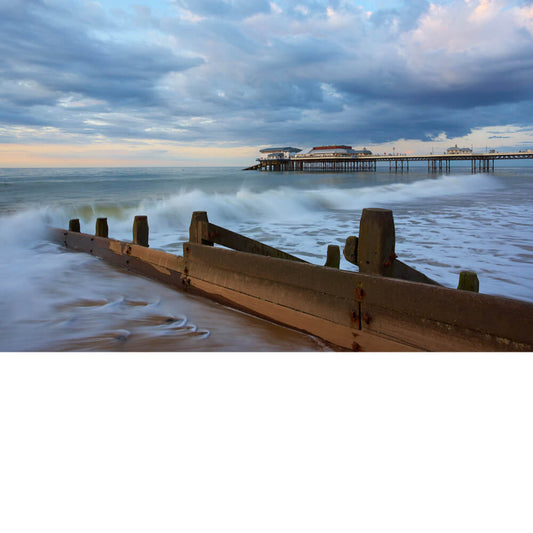 Cromer Pier by Jon Gibbs