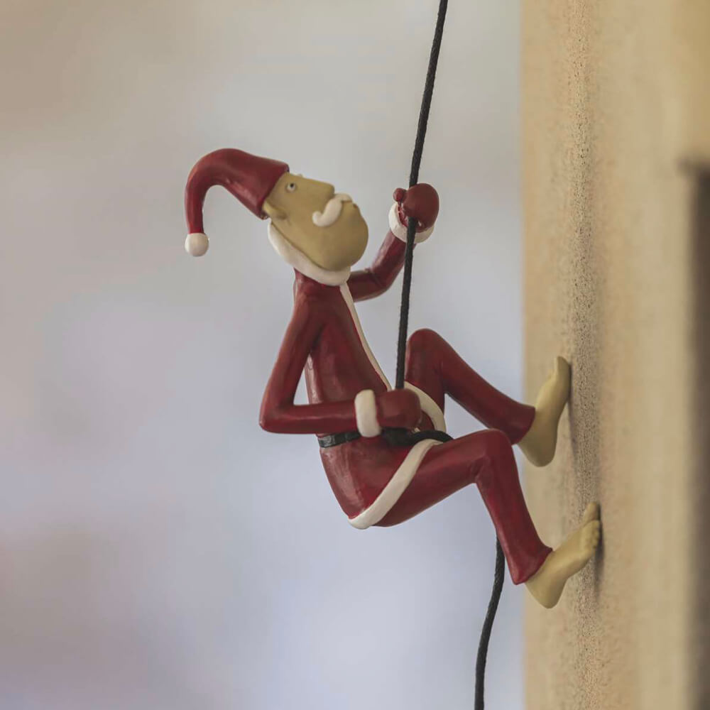 Santa Ove is Climbing